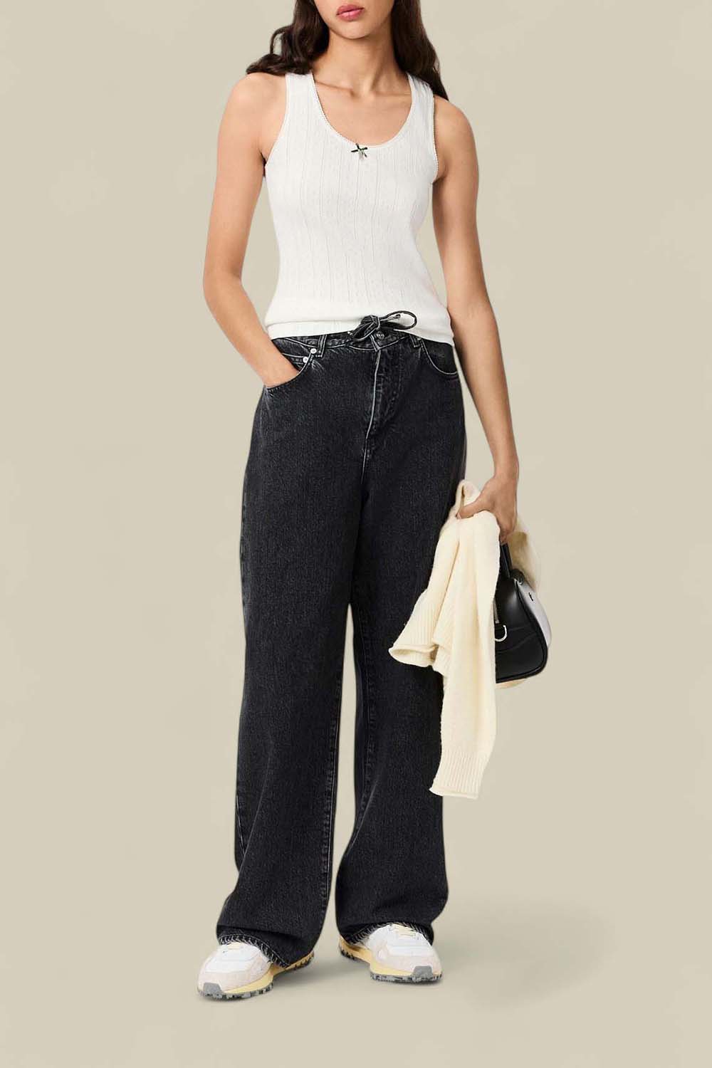 תמונת כל הלוק של גופייה